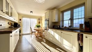 Kitchen Breakfast Room- click for photo gallery